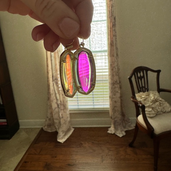 Kendra Scott Iridescent Earrings - Picture 2 of 5